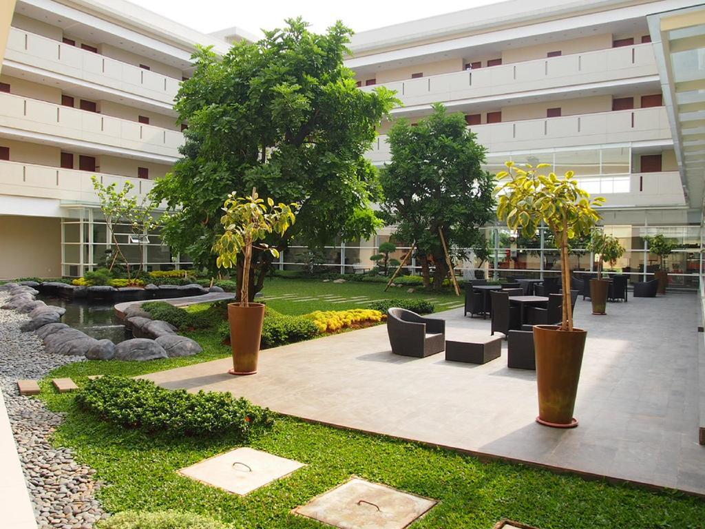 Treepark Serviced Apartment Karawang Exterior photo