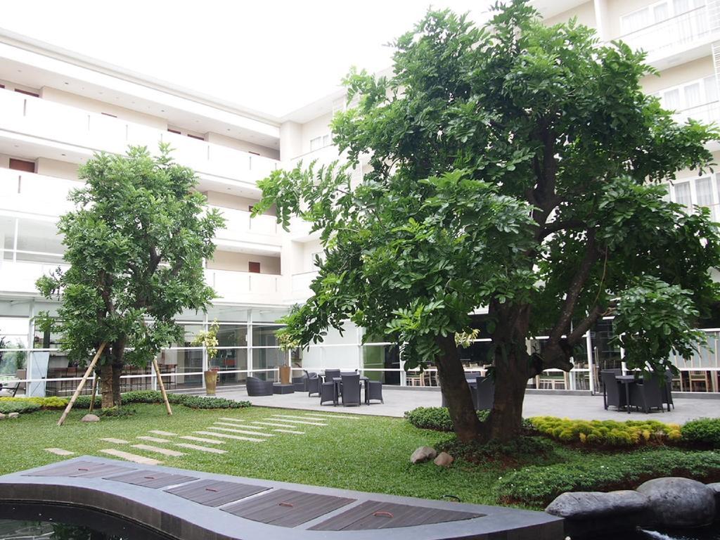 Treepark Serviced Apartment Karawang Exterior photo