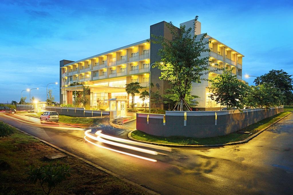 Treepark Serviced Apartment Karawang Exterior photo